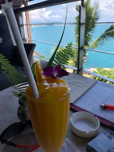 Dr Frogs Bar & Grill - การบริการอาหารและที่พัก