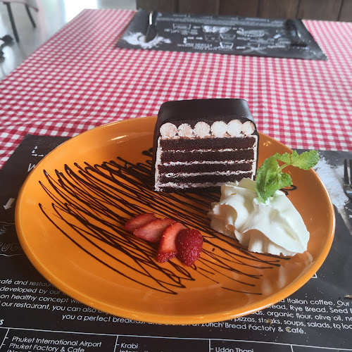 Opinii despre Zurich Bread Cafe în อำเภอบางละมุง - การบริการอาหารและที่พัก