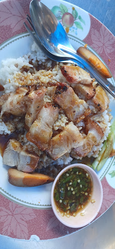 Opinii despre Hongyok Pork Red Rice - ข้าวหมูแดงหงษ์หยกนครปฐม(ริมคลอง) în อำเภอเมืองนครปฐม - การบริการอาหารและที่พัก