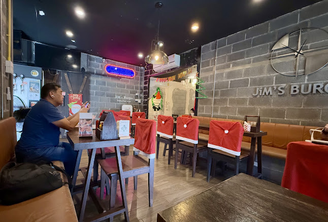 Comentarii opinii despre JIM's Burgers & Beers - Pakkred