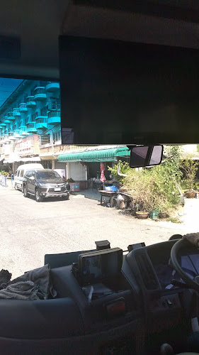 ก๋วยเตี๋ยว รุ่งรัตน์ คลอง2 - การบริการอาหารและที่พัก