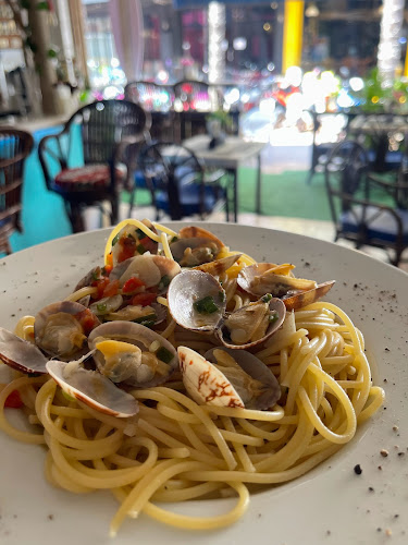 San Antonio Beach Guesthouse & Restaurant - การบริการอาหารและที่พัก