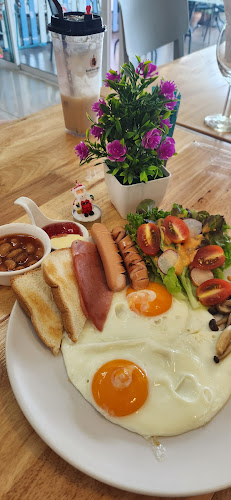 Opinii despre Friends House Coffee At Chalong Phuket în อำเภอเมืองภูเก็ต - การบริการอาหารและที่พัก