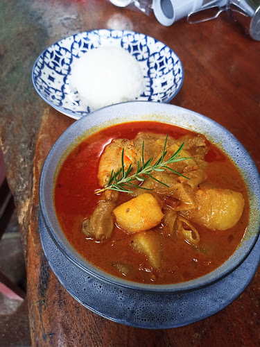 Mr. Dee Chilling Hill Bar