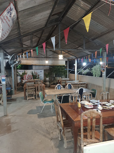 ร้านอาหารเฟื่องฟ้าปลาแม่น้ำ - การบริการอาหารและที่พัก