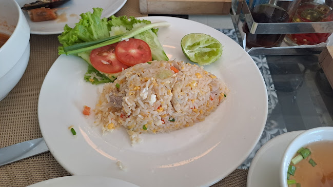 PhumPhor Coffee​ Restaurant​ ภูมิพ่อ คอฟฟี่เรสเตอรองท์ - การบริการอาหารและที่พัก