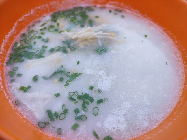 ชานคร บังเดช - การบริการอาหารและที่พัก