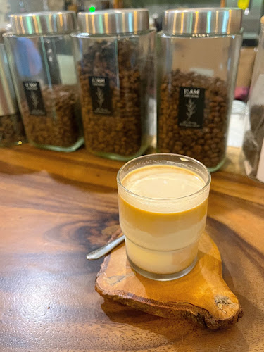 1 AM Cafe - การบริการอาหารและที่พัก