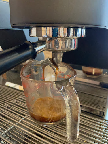 Opinii despre ลูกหว้ากาแฟ ณ ยมจินดา (Lukwah Coffee) în อำเภอเมืองระยอง - การบริการอาหารและที่พัก