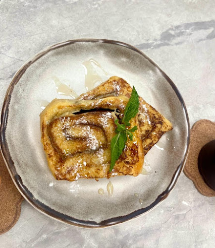 27 ถนน รัษฎา ตำบลตลาดใหญ่ อำเภอเมืองภูเก็ต ภูเก็ต 83000