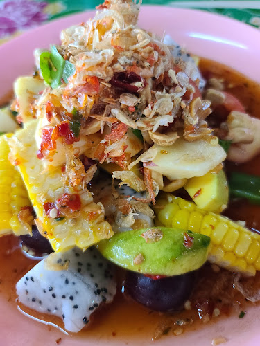 ส้มตำเจ้อุ๊ - การบริการอาหารและที่พัก