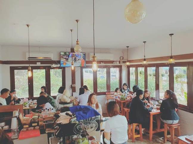 Little Home - การบริการอาหารและที่พัก