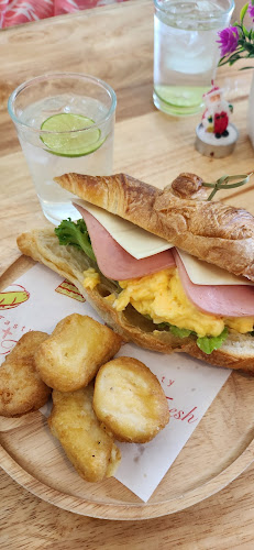 Friends House Coffee At Chalong Phuket - อำเภอเมืองภูเก็ต