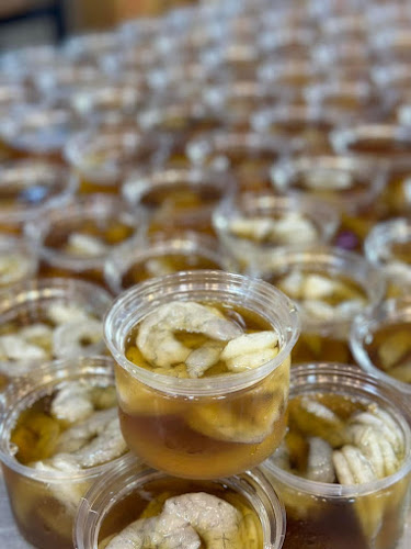 ปูไข่ดอง ทะเลแซ่บ เมืองทอง - การบริการอาหารและที่พัก