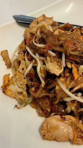 ผัดไทโบราณ - การบริการอาหารและที่พัก