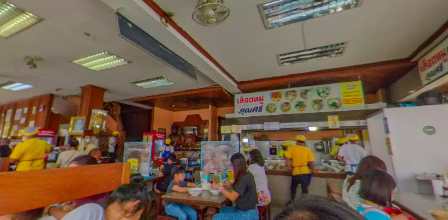 Opinii despre ต้มเลือดหมูคุณศรี พัทยากลาง în อำเภอบางละมุง - การบริการอาหารและที่พัก