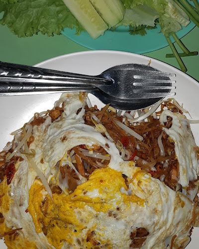 Opinii despre เรณูผัดไทย ดอกคำใต้ สาขา 2 în อำเภอเมืองพะเยา - การบริการอาหารและที่พัก