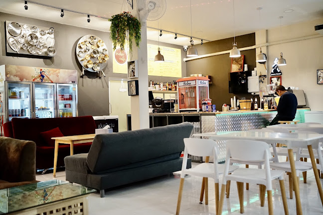 Sanha cafe&bar - การบริการอาหารและที่พัก