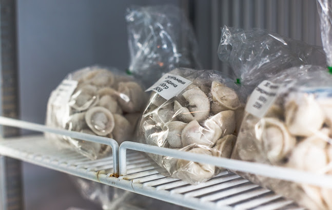 ХОЛОДЕЦ семейное кафе - การบริการอาหารและที่พัก