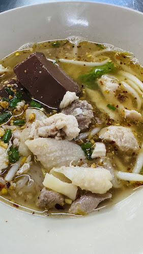 Opinii despre Nai Tong Thai Chicken Noodle Shop în อำเภอเมืองนครปฐม - การบริการอาหารและที่พัก