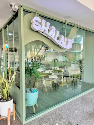 Opinii despre Shalala Cafe' X Studio (ชาลาล่า คาเฟ่) în Samut Prakan - การบริการอาหารและที่พัก
