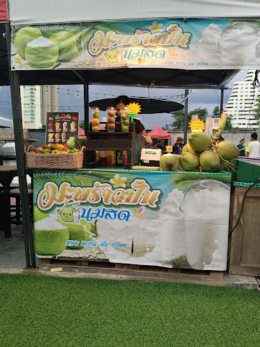 ตลาด street food on the beach ซอยจอมเทียน 16