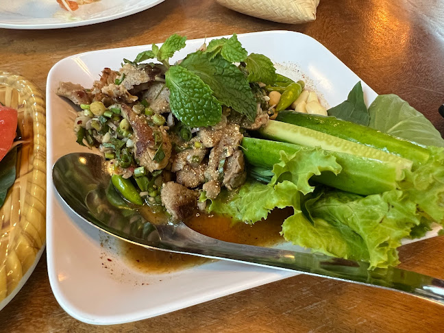 Orange House Cafe Pattaya (ตำหลายคาเฟ่ พัทยา) - การบริการอาหารและที่พัก