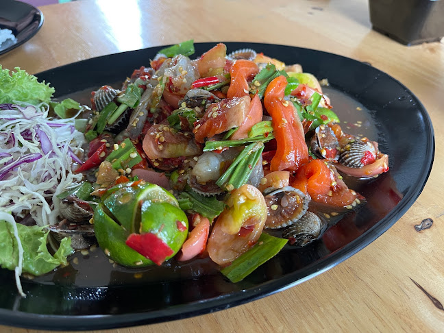 Opinii despre สวนผู้พันเมืองย่า ผู้พันตำแซ่บ în อำเภอเมืองนครราชสีมา - การบริการอาหารและที่พัก