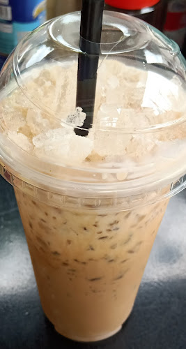 ต้นไม้กับกาแฟโบราณ - การบริการอาหารและที่พัก