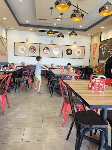 Comentarii opinii despre Pizza Hut 1150 - PTT Jomtien (พิซซ่าฮัท สาขาพีทีที จอมเทียน)