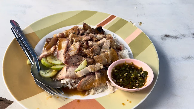 Hongyok Pork Red Rice - ข้าวหมูแดงหงษ์หยกนครปฐม(ริมคลอง)