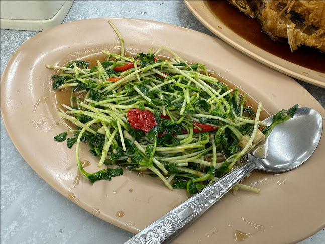 ร้านเทียนเทียนไหล2 (ร้านปรารถนา โภชนา) - การบริการอาหารและที่พัก