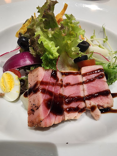 The Sky32 Restaurant - อำเภอบางละมุง