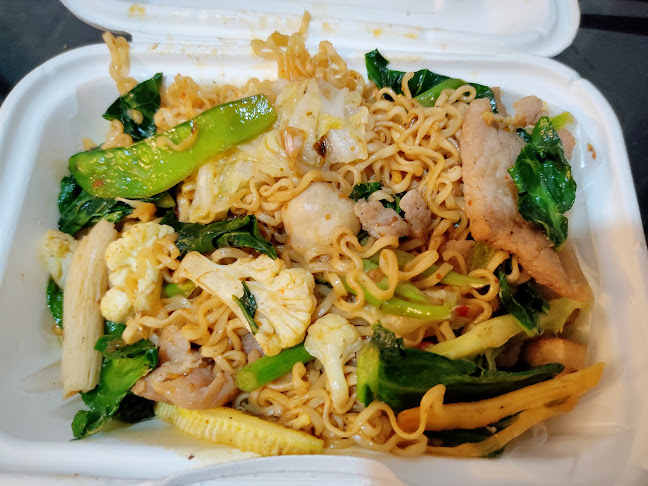 Comentarii opinii despre ข้าวญาดาอาหารตามสั่ง