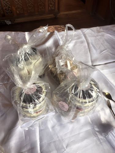 ในร้านครัวเจ๊อ้อย ทางรถไฟ ถ. เก้ากิโล ตำบลทุ่งสุขลา อำเภอศรีราชา ชลบุรี 20230