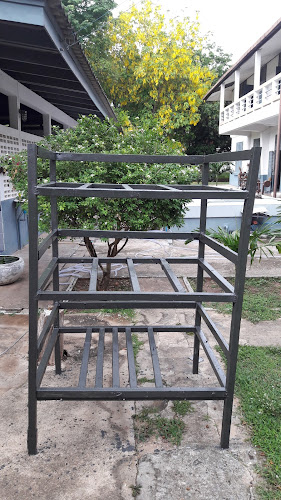 ร้านก๋วยเตี๋ยวศาลาไทเจ้หมวย หลังกองพัน - การบริการอาหารและที่พัก