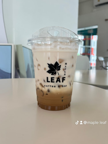 Maple leaf Coffee and Bar @ฉื่อฉาง - การบริการอาหารและที่พัก