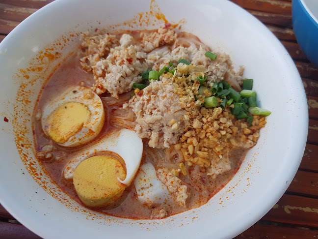 ร้านอาหารลุยทุ่ง (LuyThung Restaurant) - การบริการอาหารและที่พัก