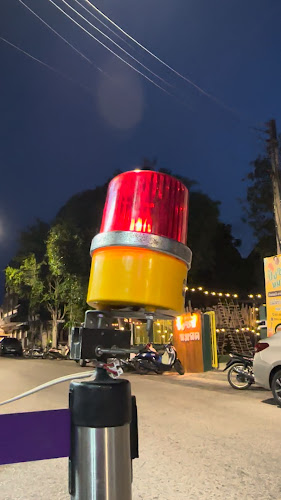 โรตีบังชรีฟ - การบริการอาหารและที่พัก