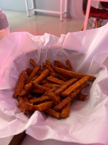 Smash Brothers - การบริการอาหารและที่พัก