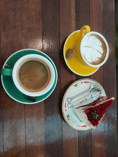 Santrio Coffee and Dessert - อำเภอศรีราชา