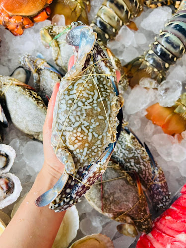 Opinii despre Longseafood / หลงซีฟู้ด în อำเภอเมืองภูเก็ต - การบริการอาหารและที่พัก