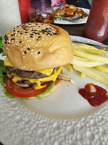 Opinii despre Tree Time Cafè în อำเภอบางละมุง - การบริการอาหารและที่พัก