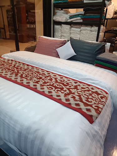 Opinii despre Faya Hotel Supply ฟาญ่า โฮเทล ซัพพลาย în อำเภอกะทู้ - การบริการอาหารและที่พัก