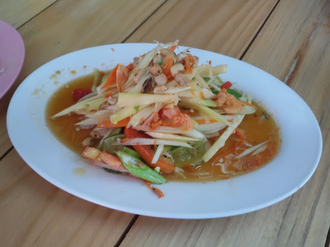 ส้มตำค้ำคูณ จอมเทียน พัทยา - การบริการอาหารและที่พัก