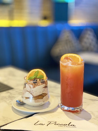 Opinii despre ลา พิคโคล่า คาเฟ่ แอนด์ เรสเตอรรอง în อำเภอกะทู้ - การบริการอาหารและที่พัก