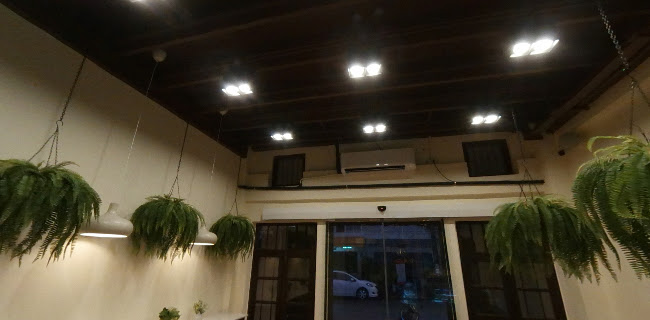 อเมซอนแยกอำเภอ - การบริการอาหารและที่พัก