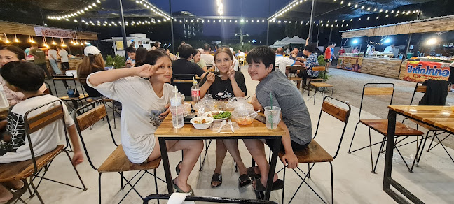 Opinii despre Fai tha street food în อำเภอเมืองสุราษฎร์ธานี - การบริการอาหารและที่พัก