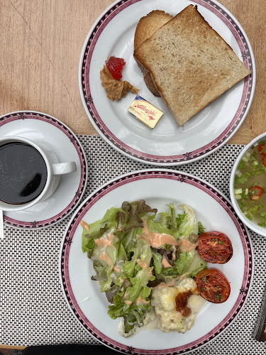 Pavilion Cafe Restaurant - การบริการอาหารและที่พัก