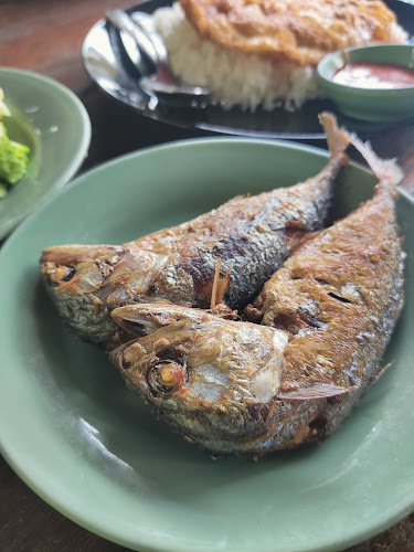 ร้านป้าสมัย - อำเภอบางละมุง